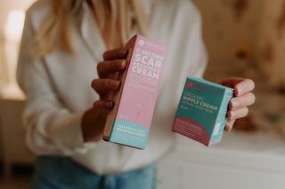 Na běžnou péči máme své oblíbené kosmetické značky.. Ale když jde o citlivá místa po porodu, volíme MomCare🩷 #momcareczsk...